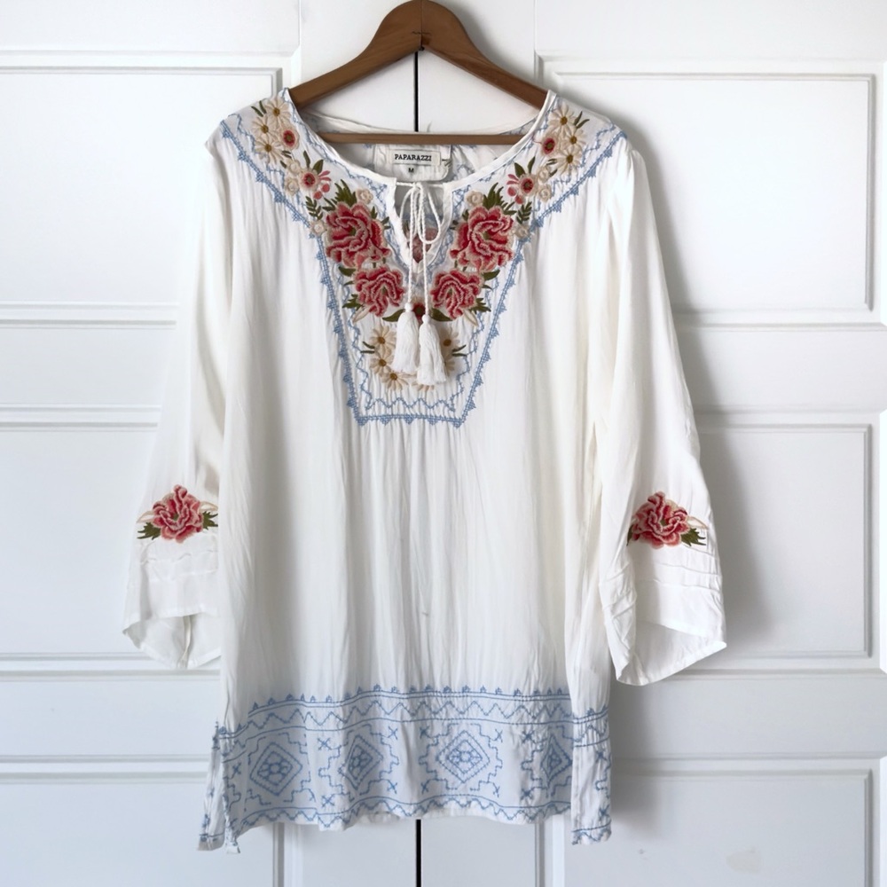 Paparazzi Floral Embroidered Tunic Top Womens Medium White Blue Boho Tassels